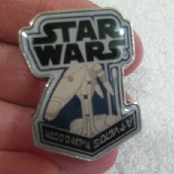 *FINAL PRICE*Funko Star Wars Pins Set of 5 - Picture 4 of 7